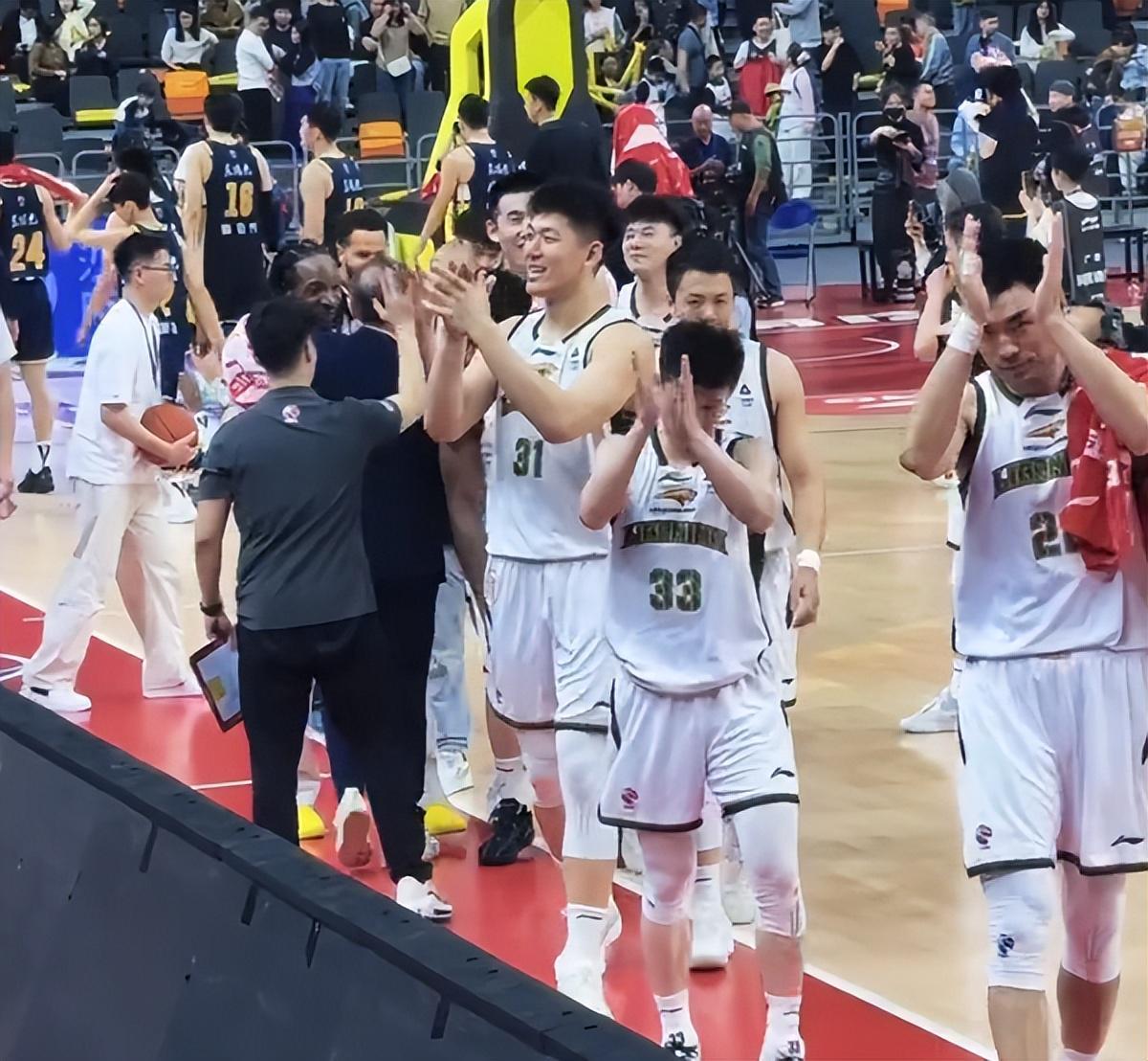 开云体育-0分0分还是0分！广东惨败他是最失意之人，不上场球队反赢辽宁7分